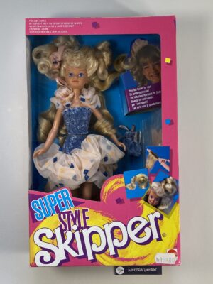 Skipper Super Style 1988 #1915 has never been removed from the box.