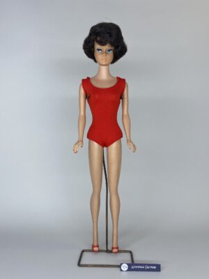 Barbie Bubble cut brunette #850 1962-6. Very good condition.