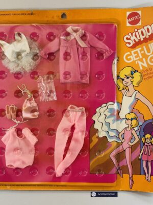 Skipper Get-Ups ‘n Go Pink & pretty fashions for ballet class! #7714 1973 is new in box.